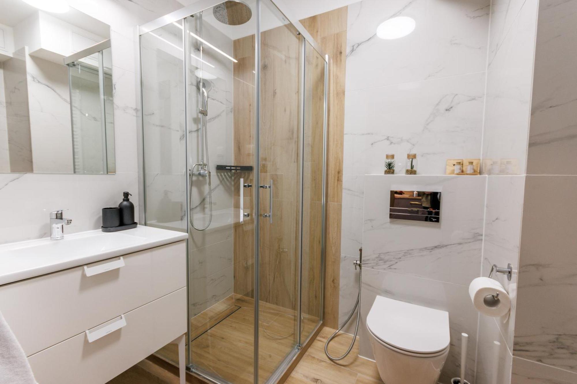 Zeus Apartment *